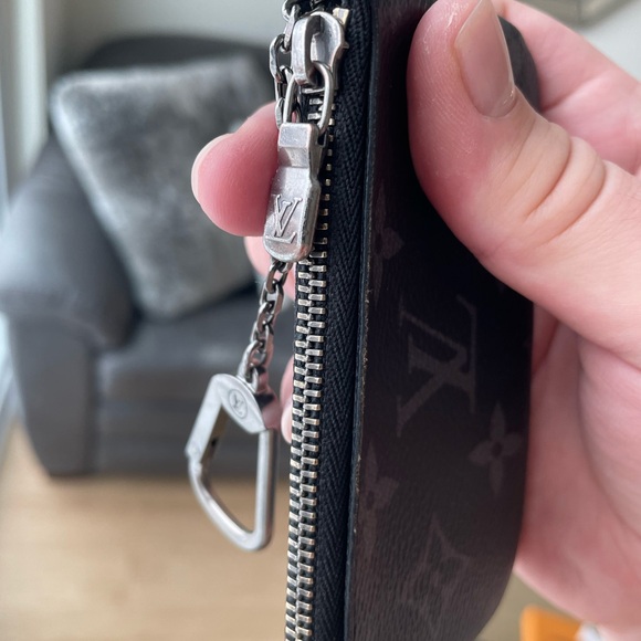 Louis Vuitton Monogram Reverse Key Pouch - Picture 3 of 8